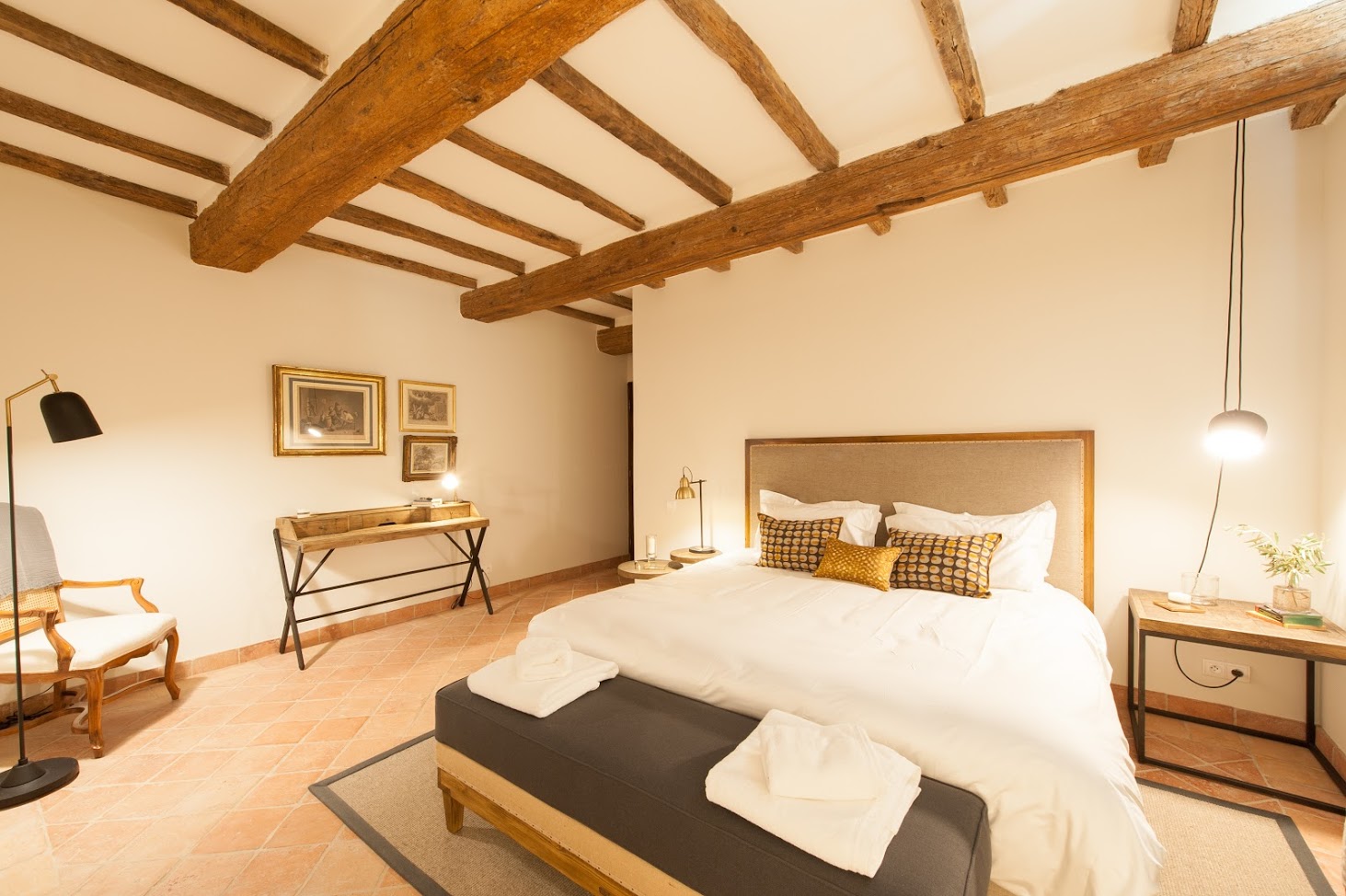 Location de prestige, proche des plus beaux villages perchés du Luberon   