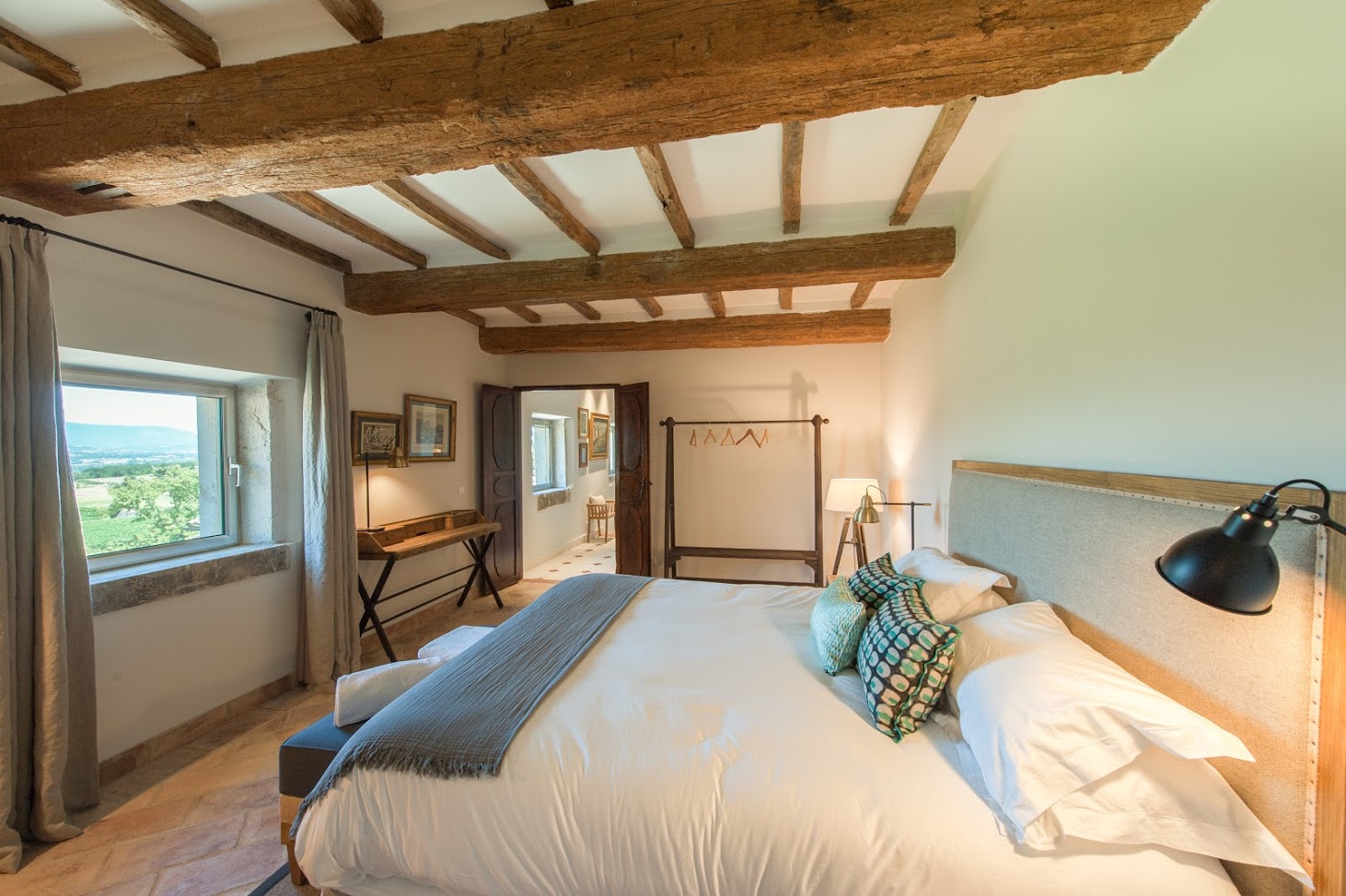 Location de prestige, proche des plus beaux villages perchés du Luberon   