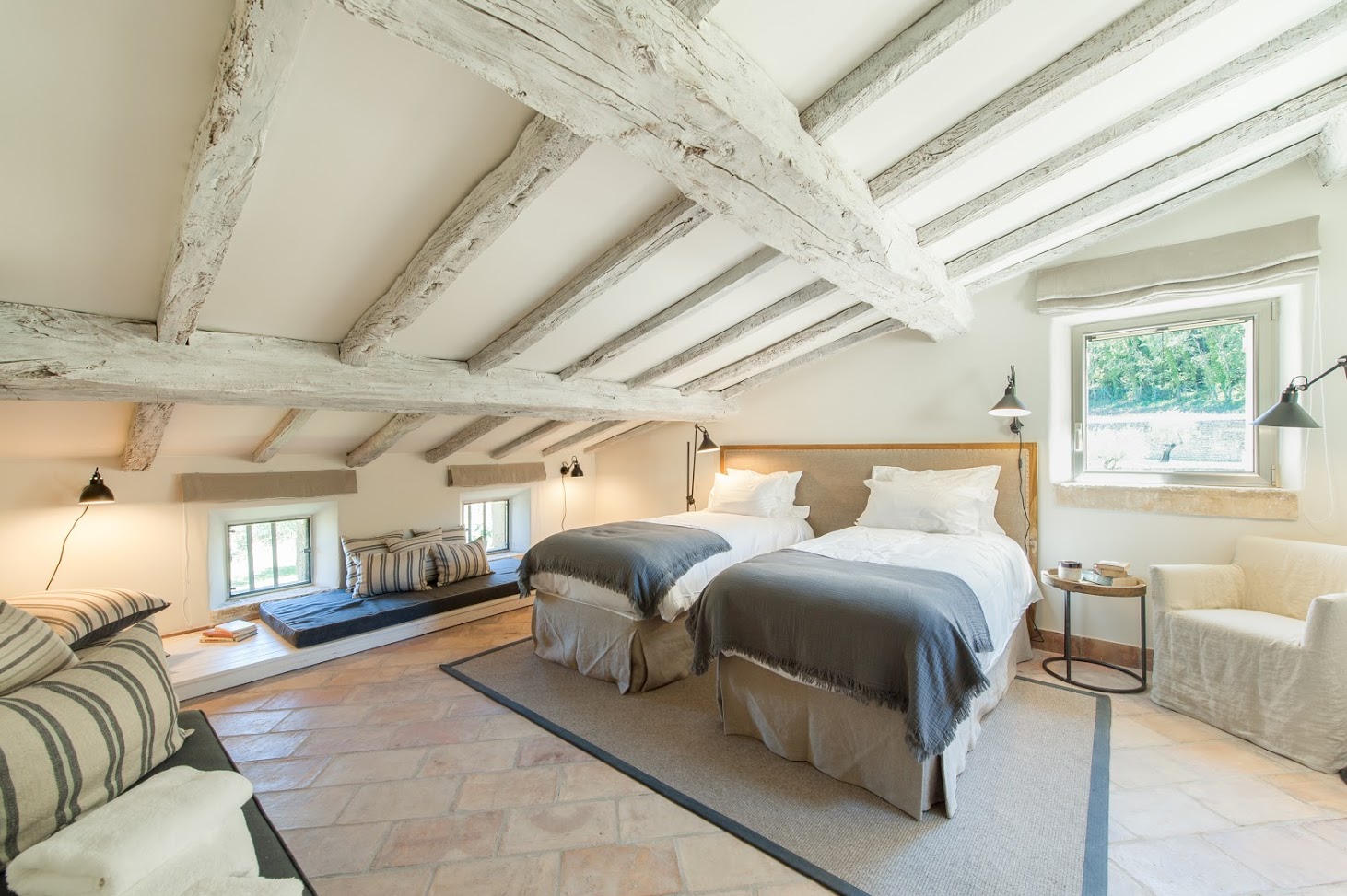Location de prestige, proche des plus beaux villages perchés du Luberon   