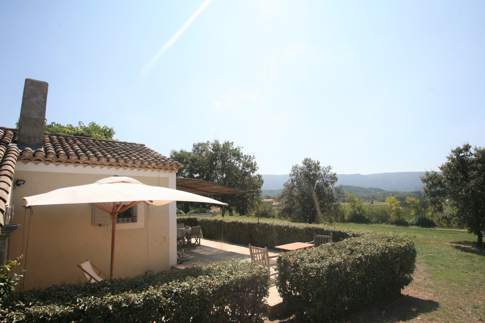Dans le bas de Gordes, Mas Provençal à louer pour vos vacances.   