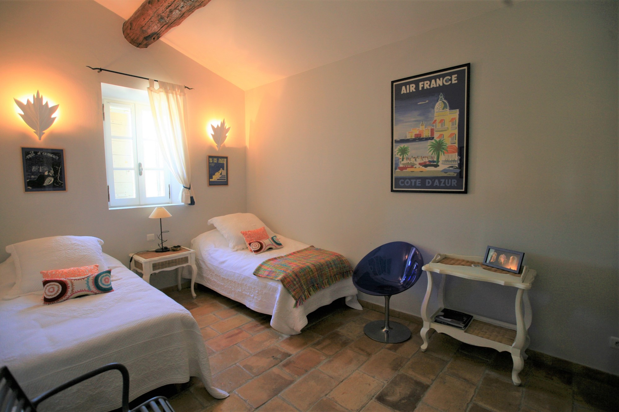 à Gordes, propriété de prestige avec dépendance, piscine et vue   