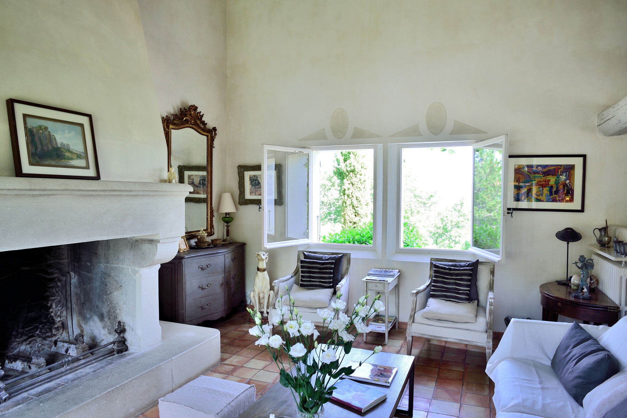 Location saisonnière en Luberon, bastide provençale avec piscine    