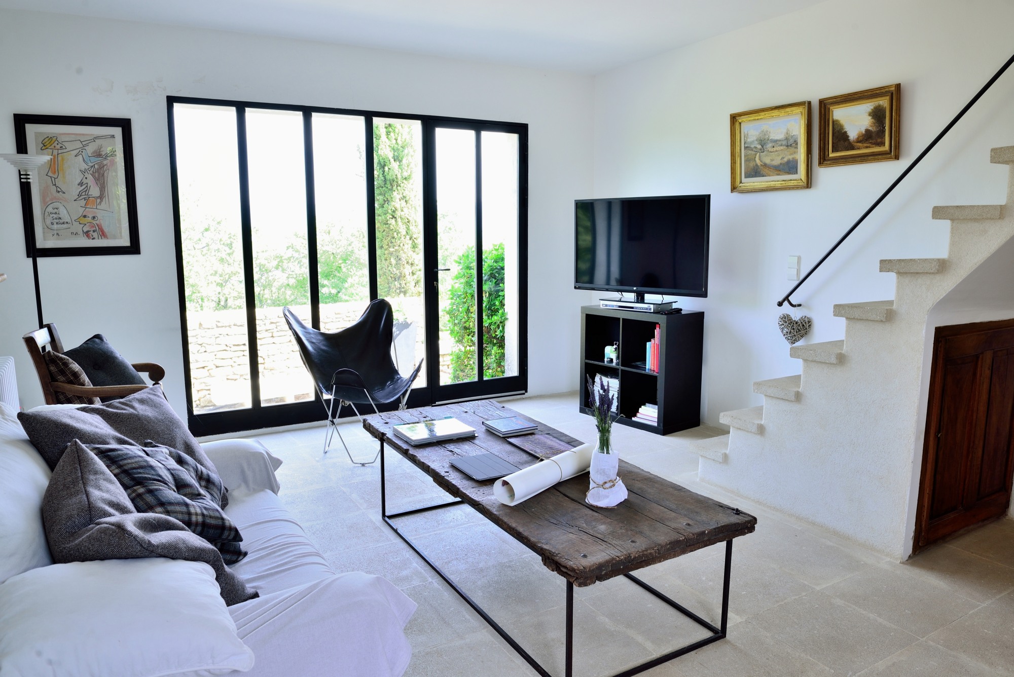 Location saisonnière en Luberon, bastide provençale avec piscine    