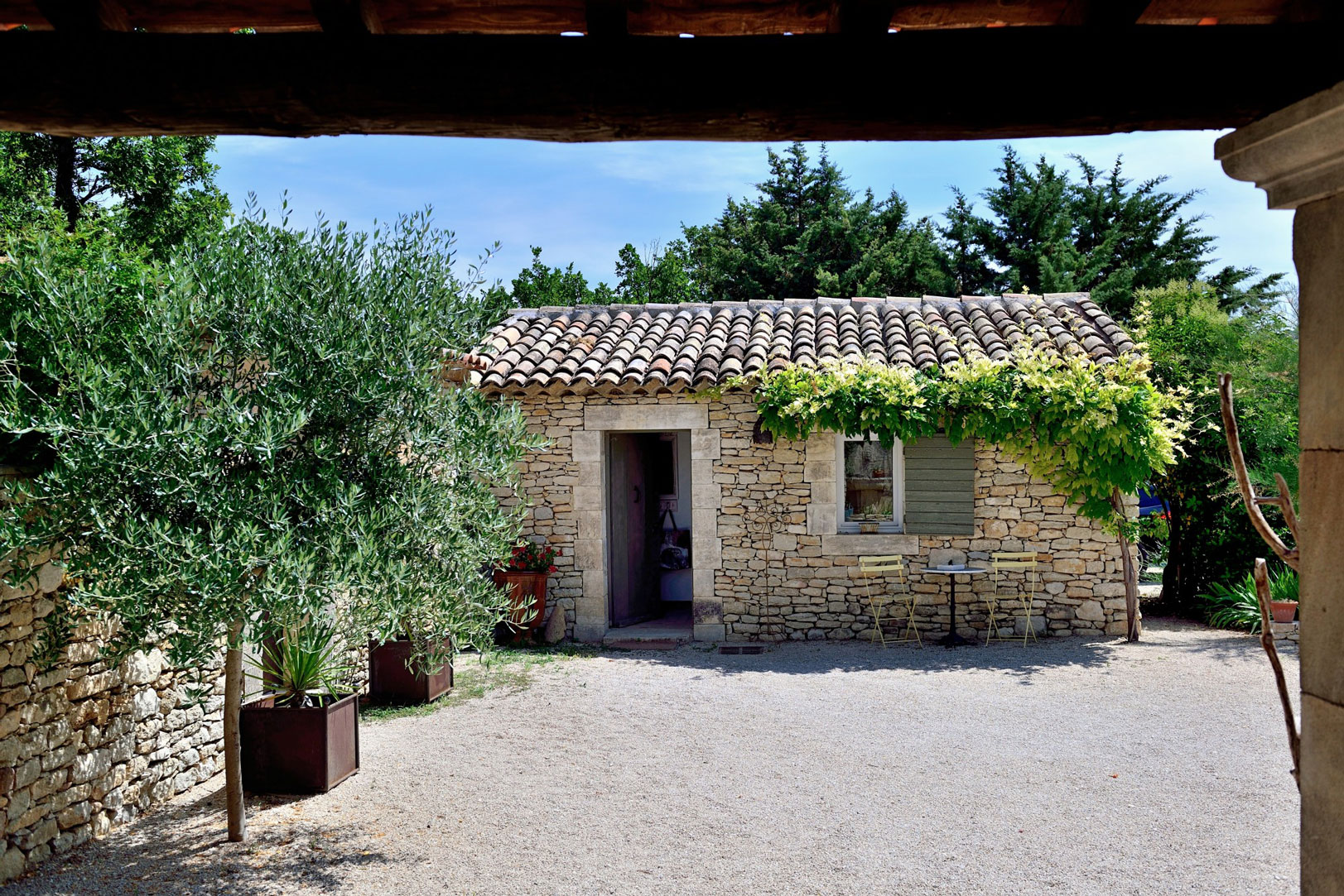 Location saisonnière en Luberon, bastide provençale avec piscine    