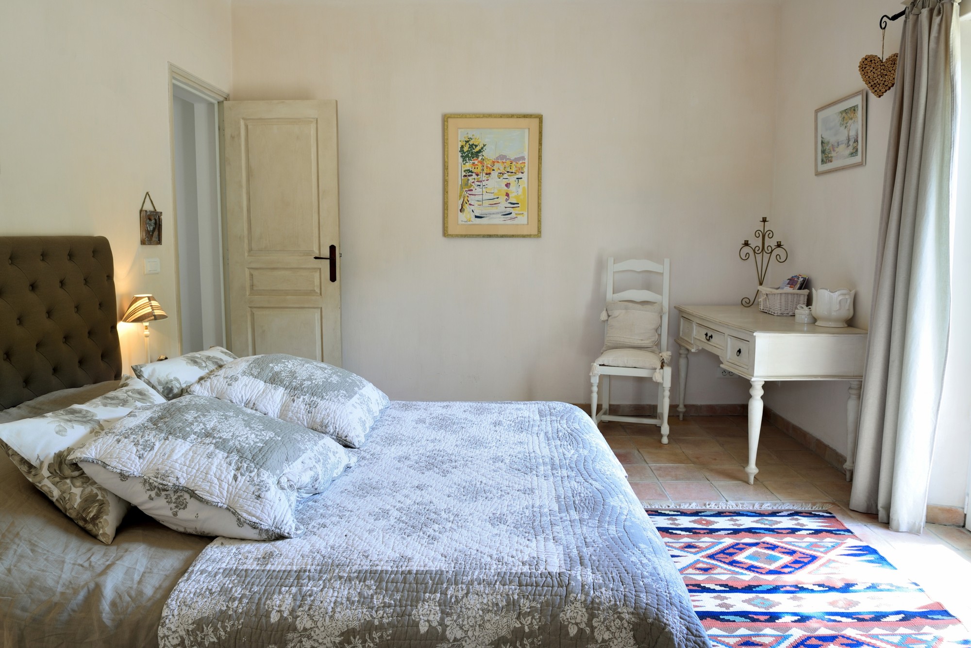 Location dans le Luberon, proche Saignon, maison provençale avec piscine et vue   