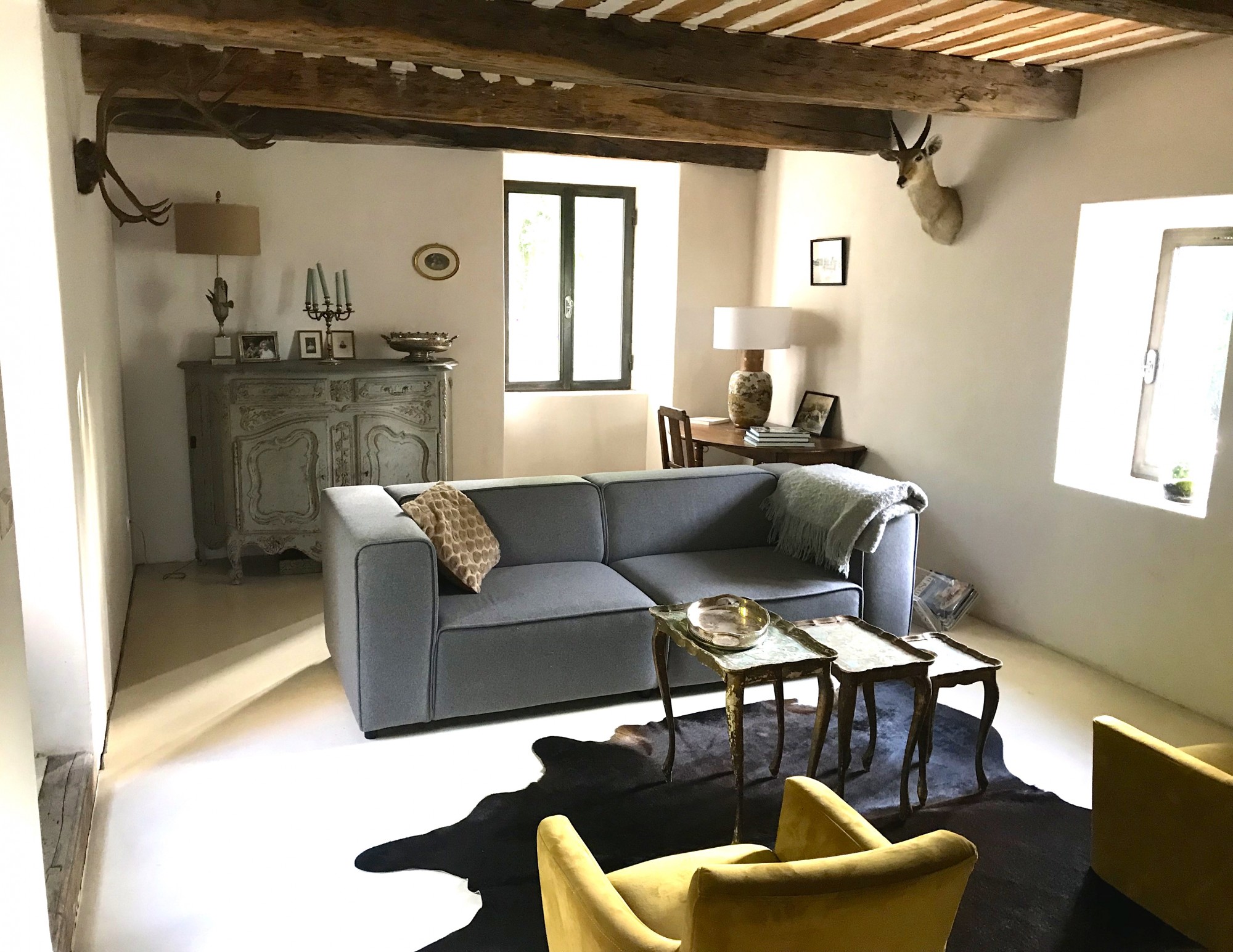 au pied du Luberon, ancienne bergerie à l'âme contemporaine   