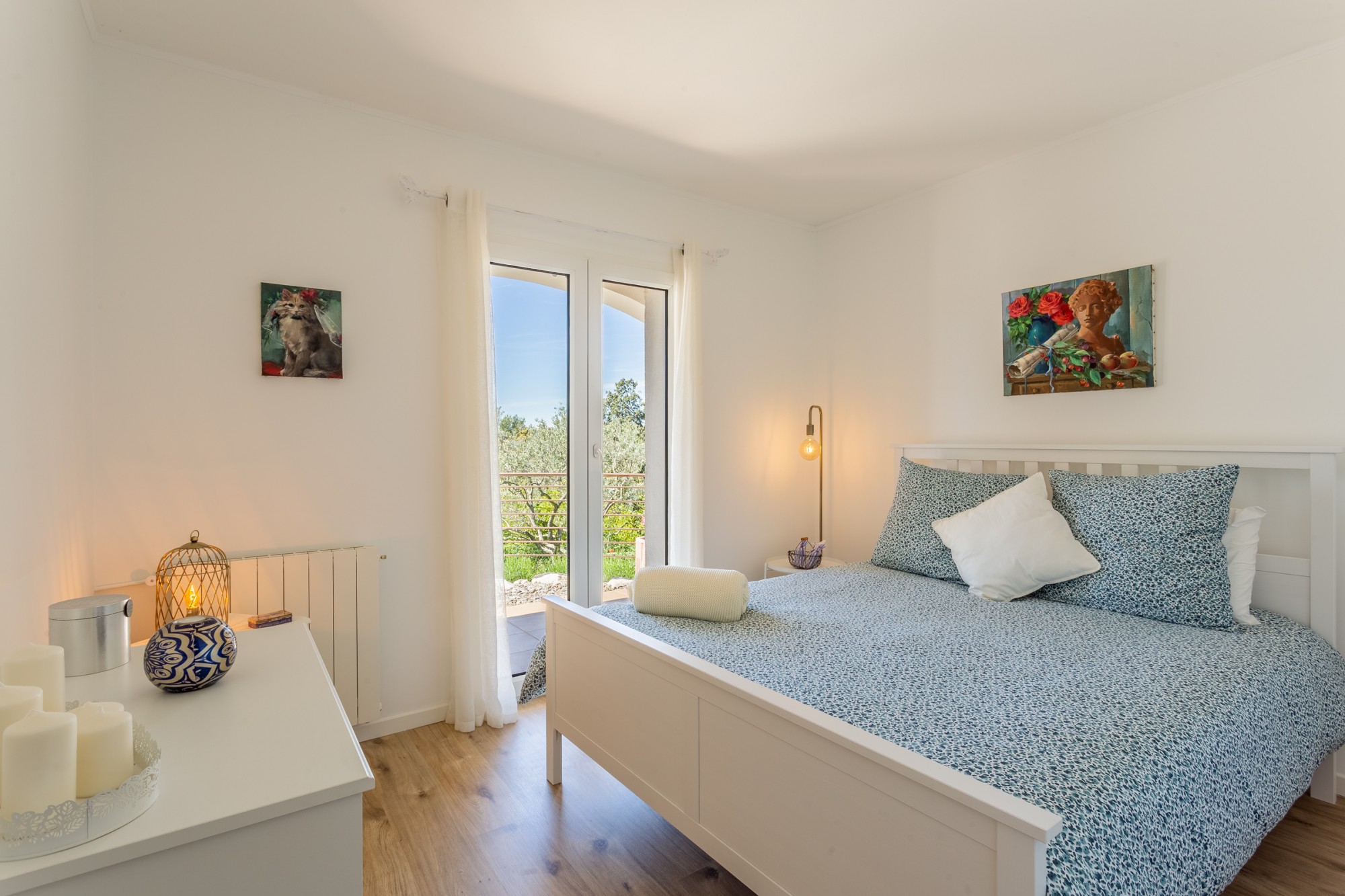 saisonnière en Provence, propriété rénovée avec piscine   