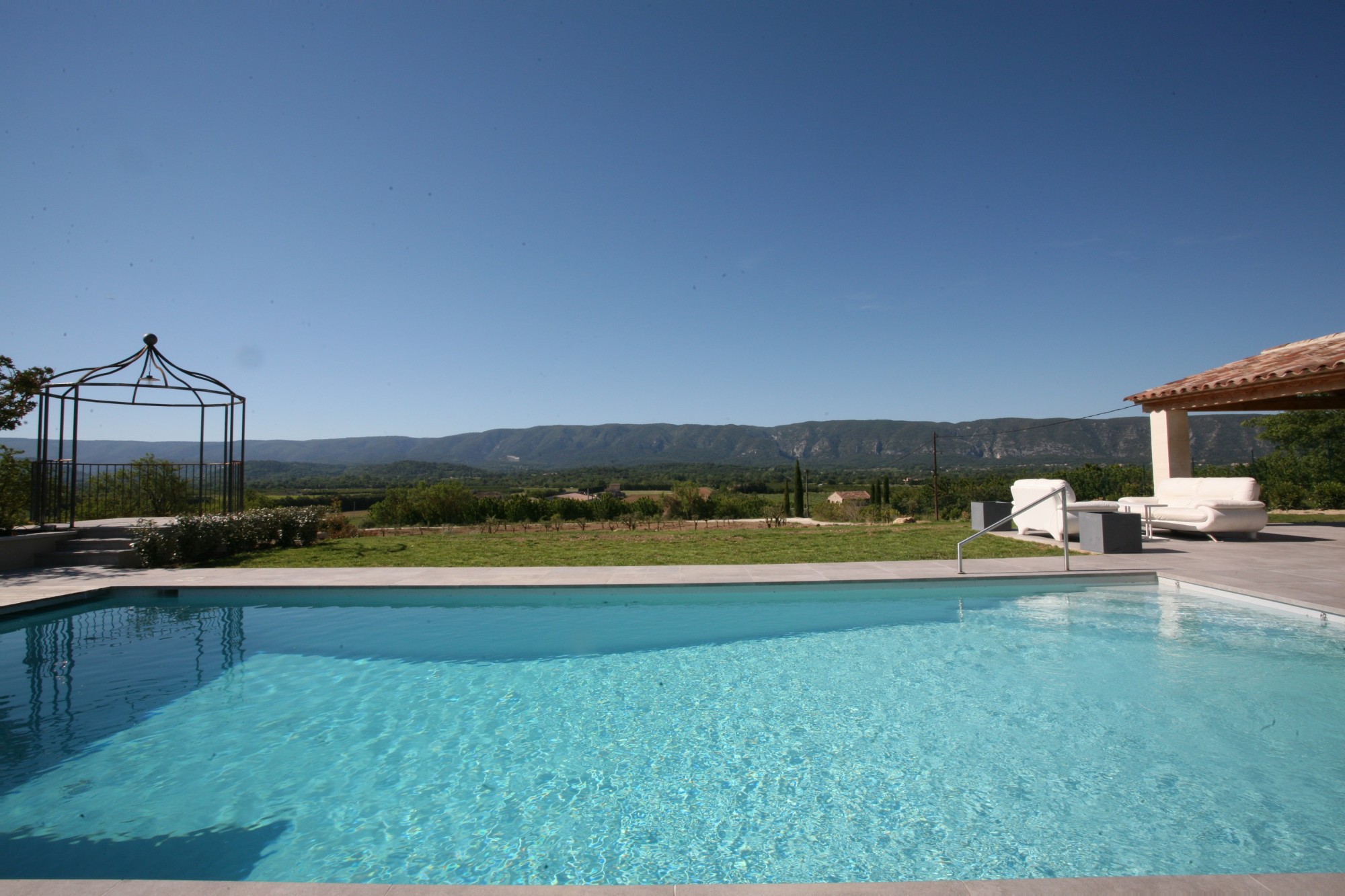 à Gordes, maison avec très belle vue sur le Luberon   