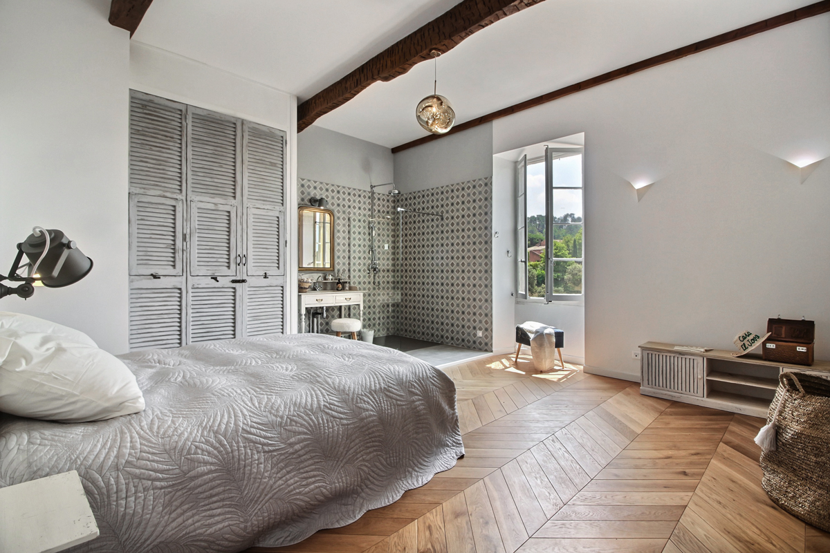 Location de prestige, superbe bâtisse rénovée avec goût comprenant 10 chambres   