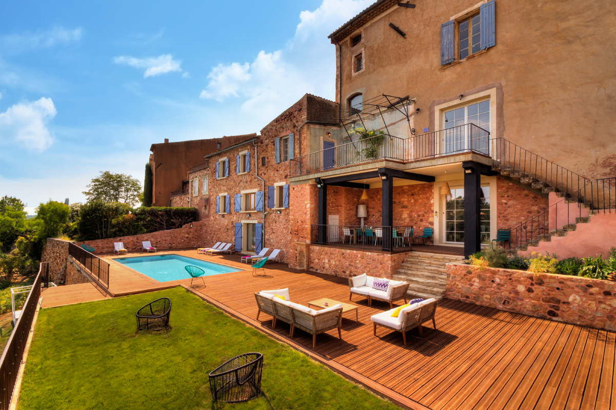 Location de prestige, superbe bâtisse rénovée avec goût comprenant 10 chambres   