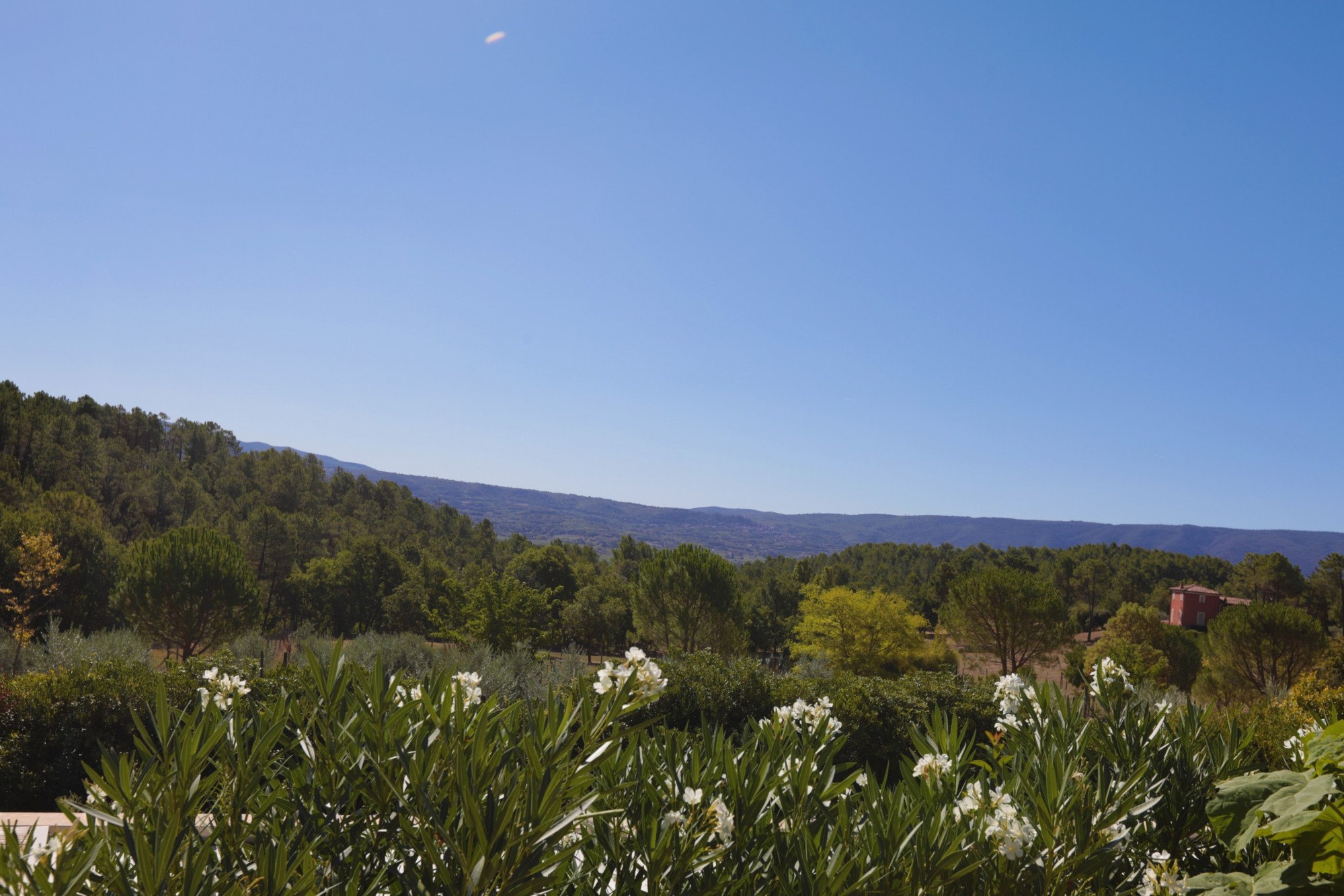 Location à Roussillon, face aux ocres, charmante bergerie rénovée avec piscine   