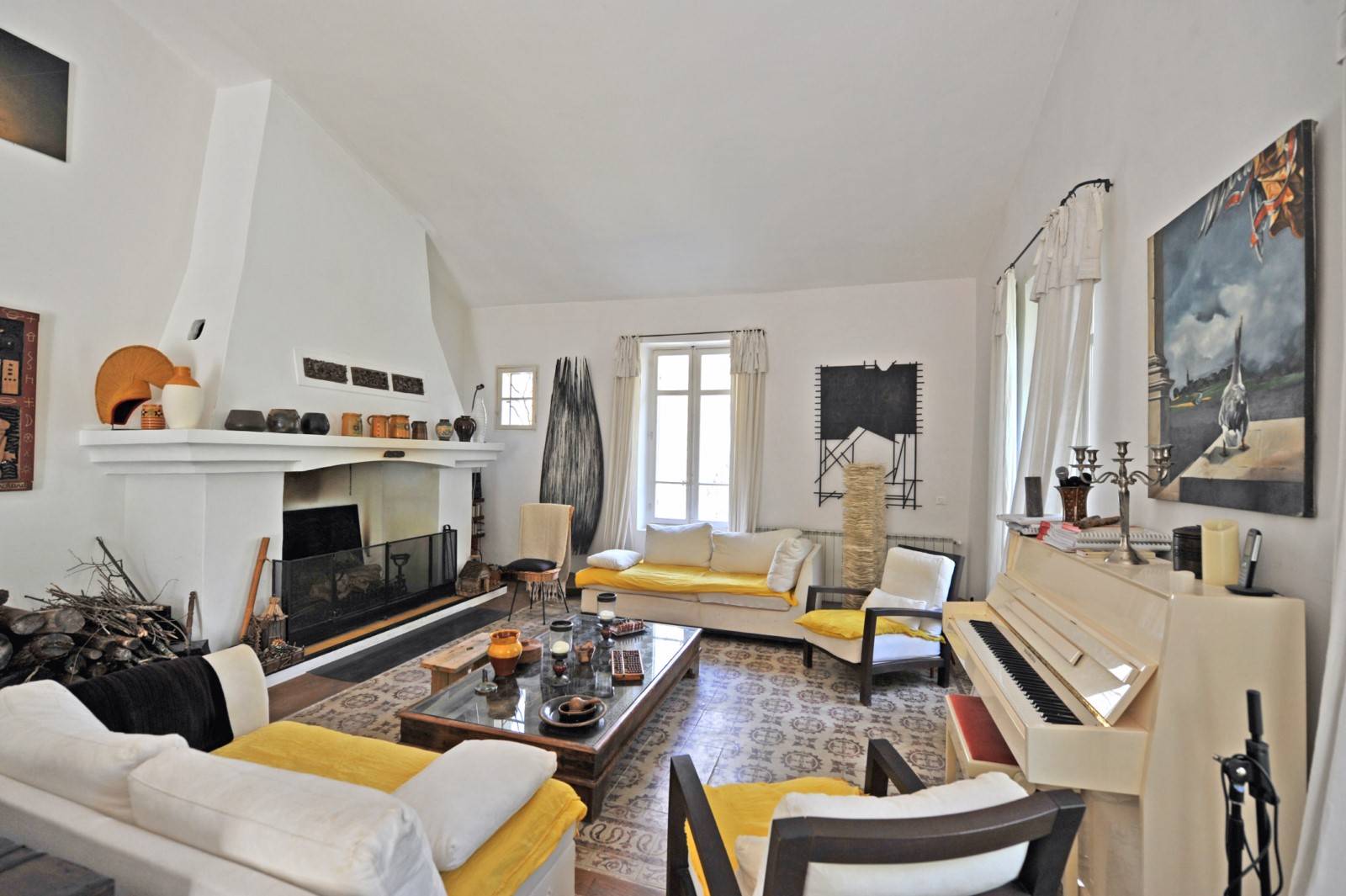 Location Mas traditionnel Provençal avec parc de 11 hectares, piscine et pool house    