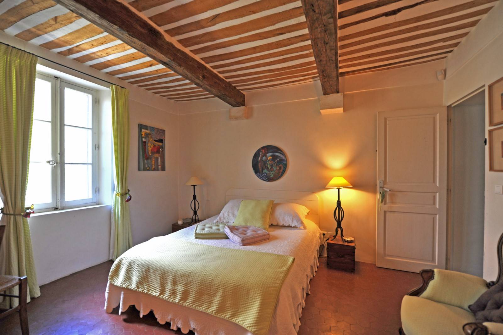 Location Mas traditionnel Provençal avec parc de 11 hectares, piscine et pool house    