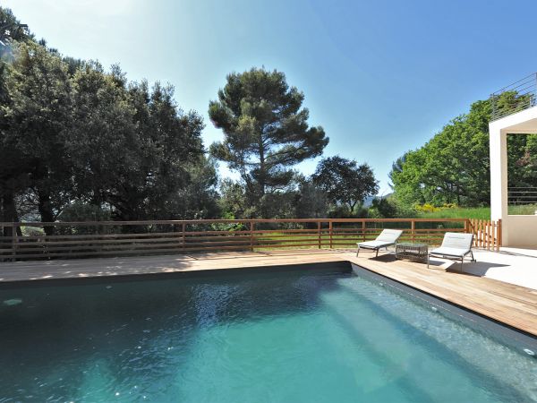 Notre zone d'activité pour ce service Louer une maison de luxe avec piscine, salle de cinéma et pool house équipé