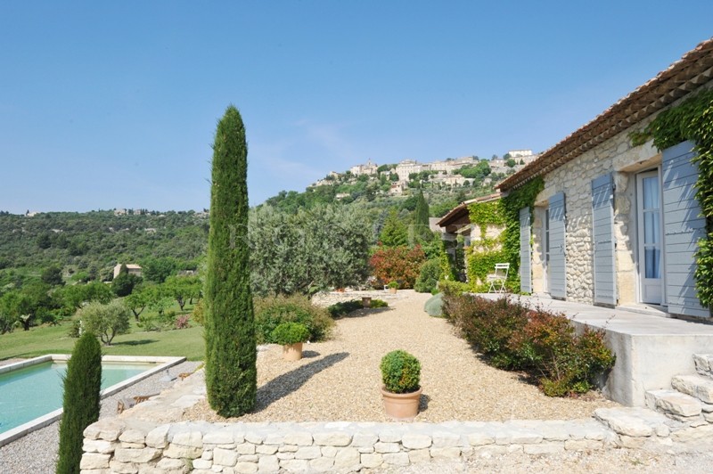 Notre zone d'activité pour ce service Louer une maison de prestige avec piscine et jardin pour vacances en famille